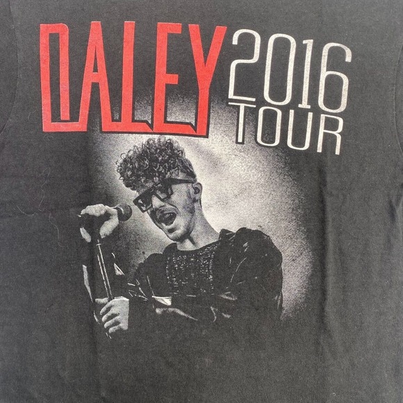 Daley 2016 Tour Graphic Music Tee Thrifted Vintage Style Size M - Picture 4 of 11